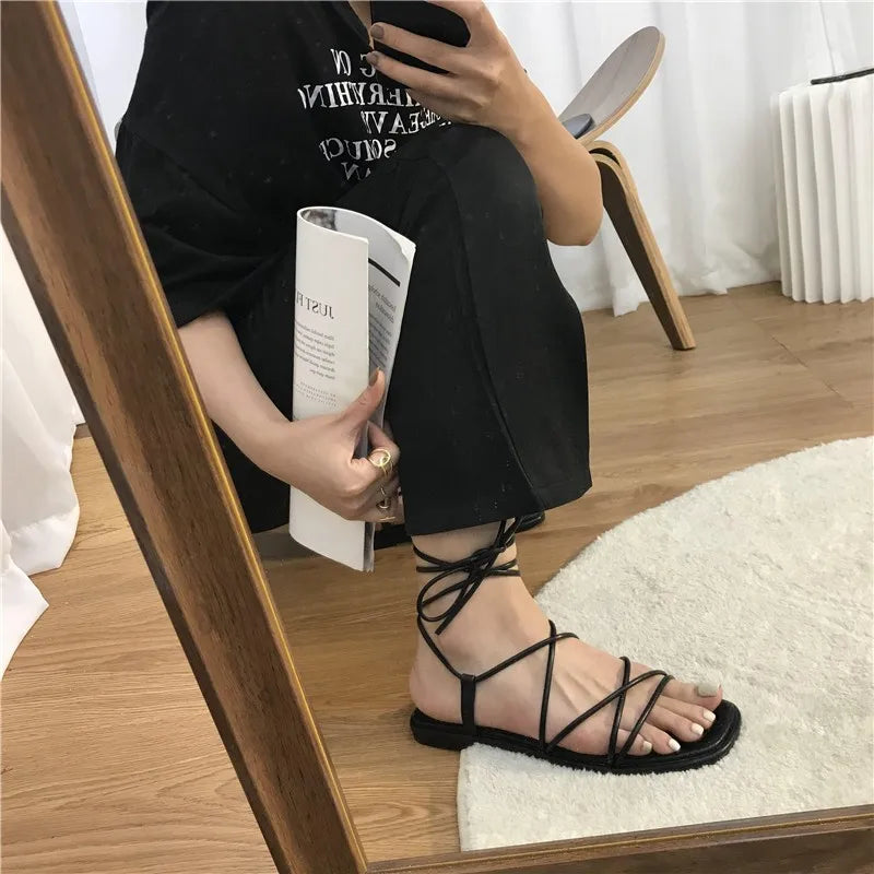 Vetersandalen met Vierkante Neus – Plat en Stijlvol
