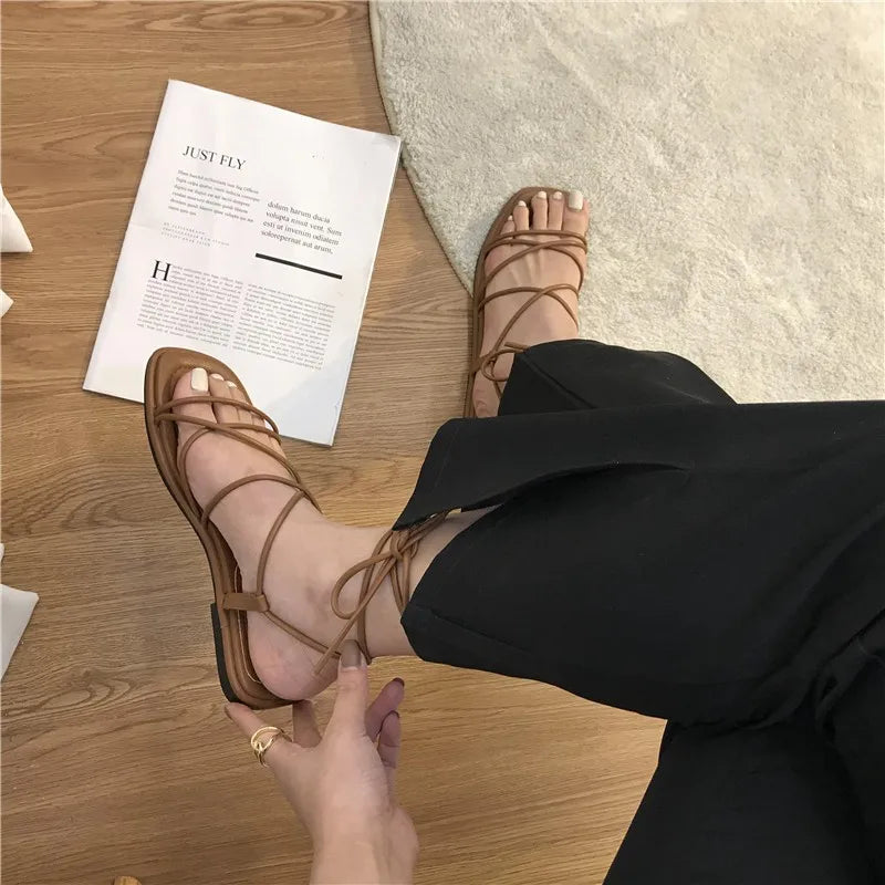 Vetersandalen met Vierkante Neus – Plat en Stijlvol