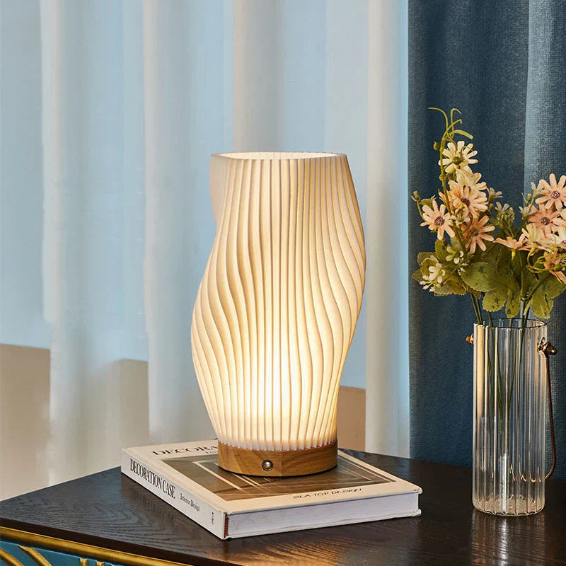 Design LED Tafellamp met Swirl Effect – Modern & Dimbaar Licht