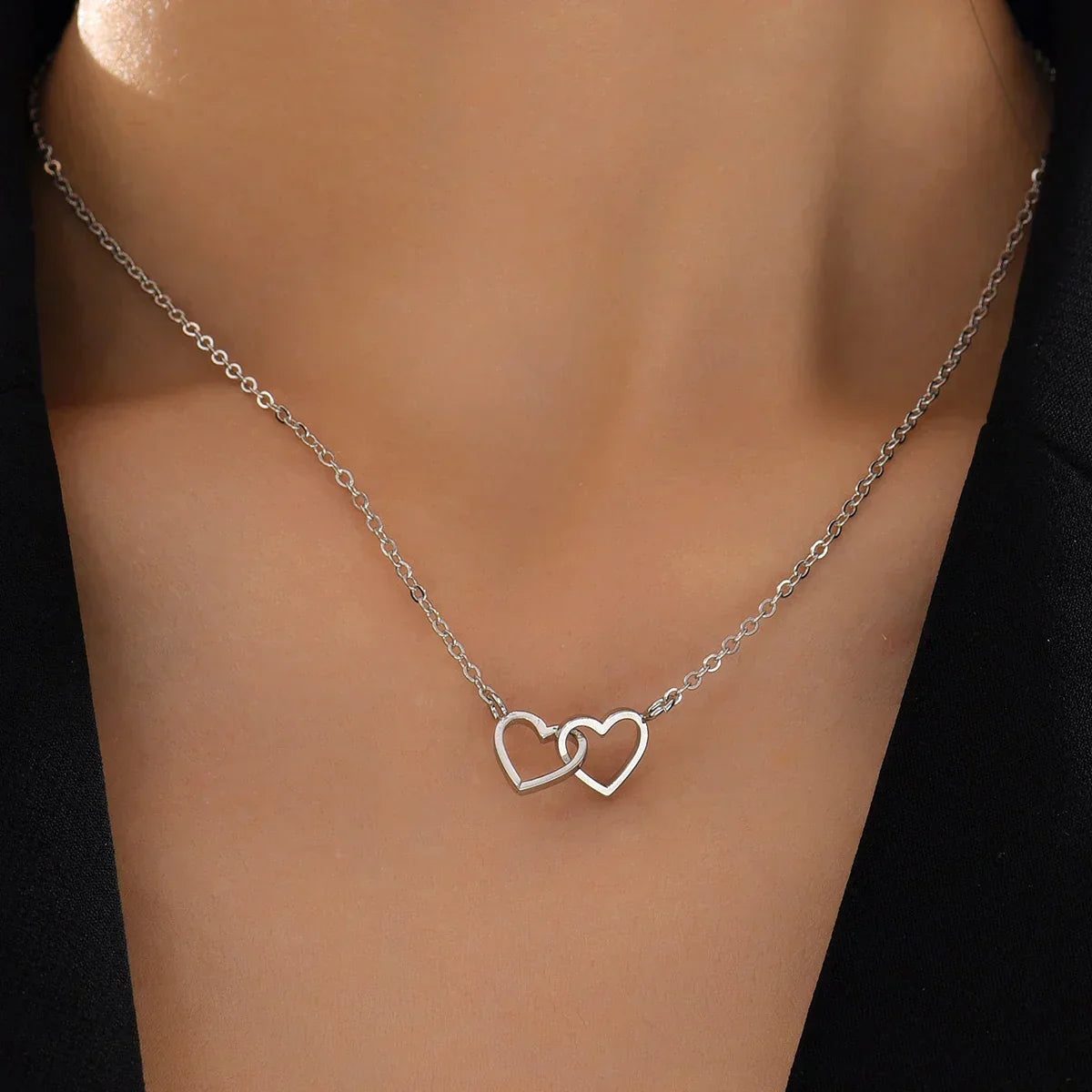 Dubbele Hartjesketting voor Dames – Verfijnd & Symbolisch Design