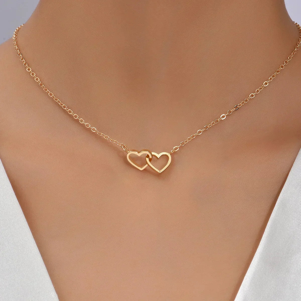 Dubbele Hartjesketting voor Dames – Verfijnd & Symbolisch Design