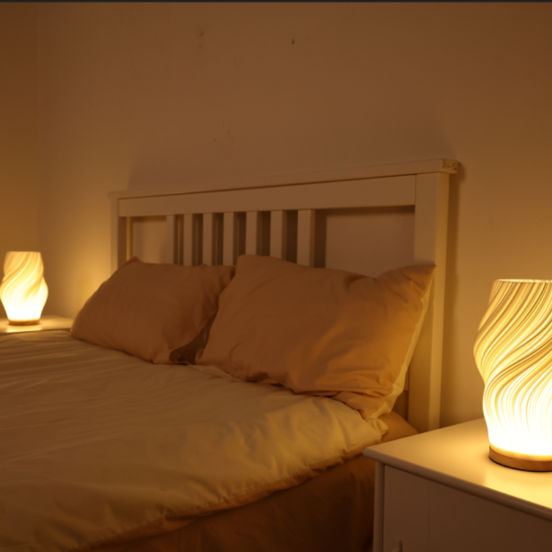 Design LED Tafellamp met Swirl Effect – Modern & Dimbaar Licht