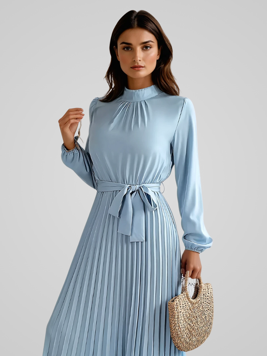 Elegante dames maxi jurk met opstaande kraag en geplooide rok